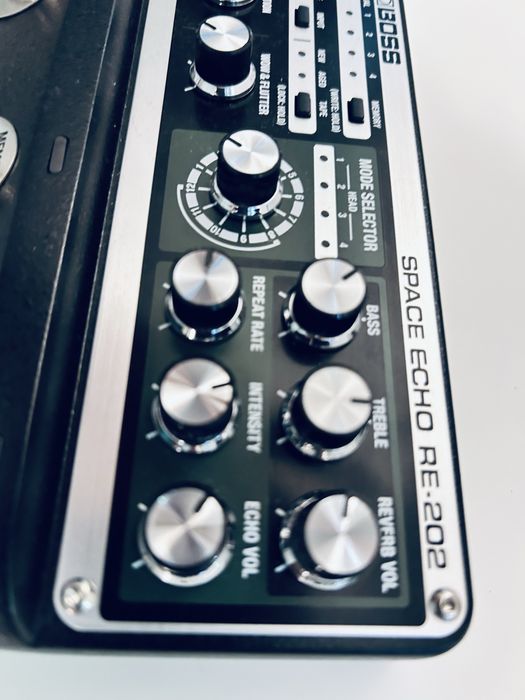 Pedala delay stereo Boss RE-202 Space Echo – Ca Nouă, Studio Only,