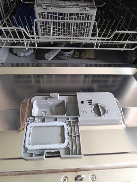 Съдомиялна Candy CDCP-6