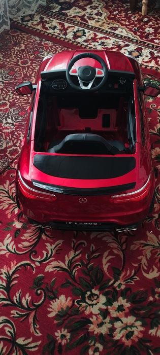 Bolalar mashinasi pulti bilan