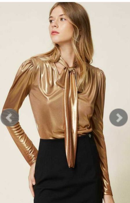 Актуална риза с панделка!