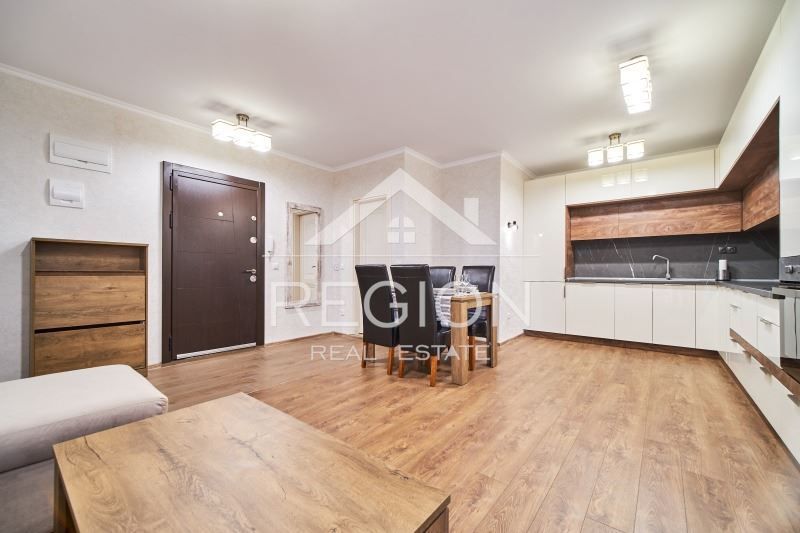 Дава се под наем Двустаен апартамент в Варна, Окръжна болница - 75 кв.м за 700 € - Снимка #1