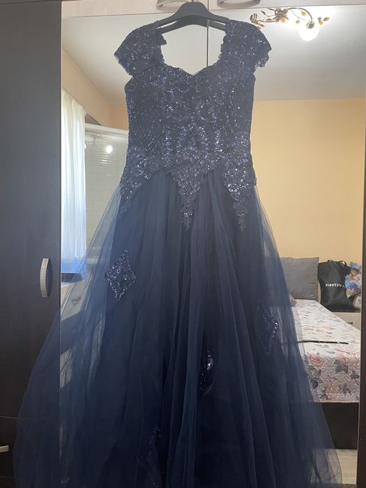 Дамски рокли официялни