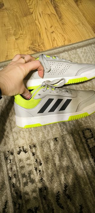 Pantofi Adidas mar. 33