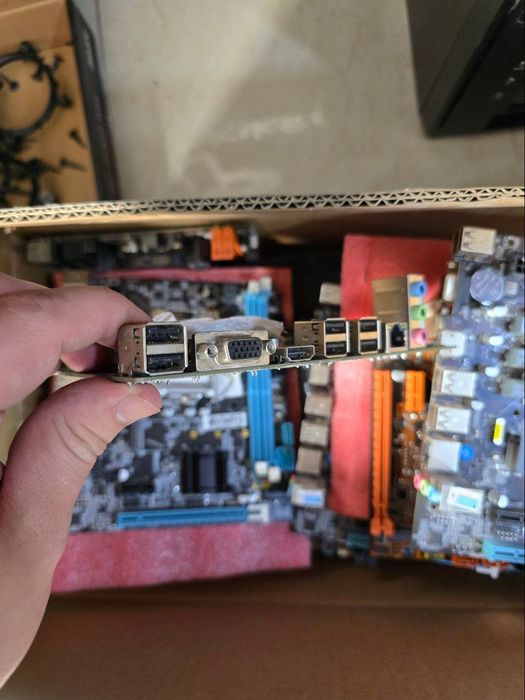 Плата h61 1155 soket количество есть гарантия есть