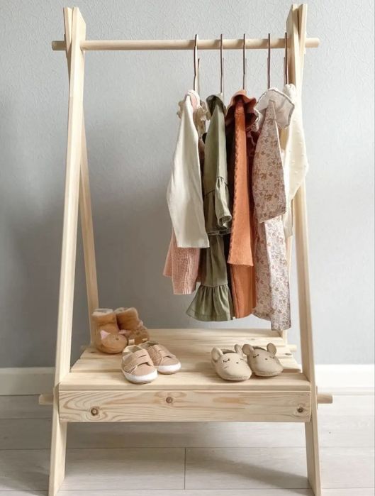 Напольная вешалка дерево