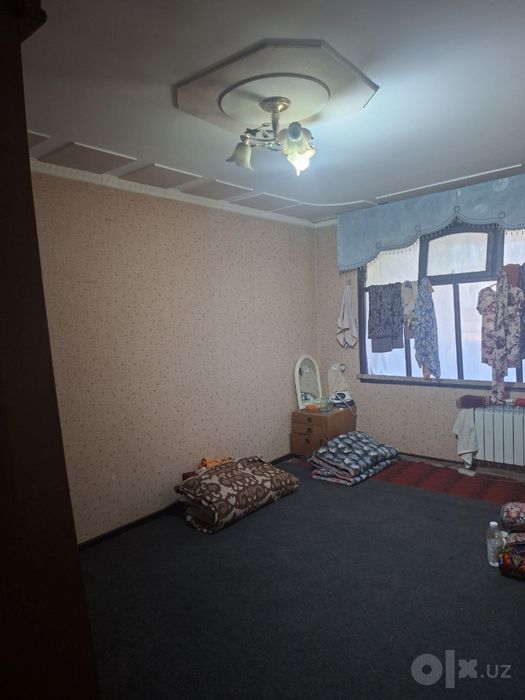 Срочно.  Галерейка. 2 х комнатная. Без ремонта. Чиланзар 23
