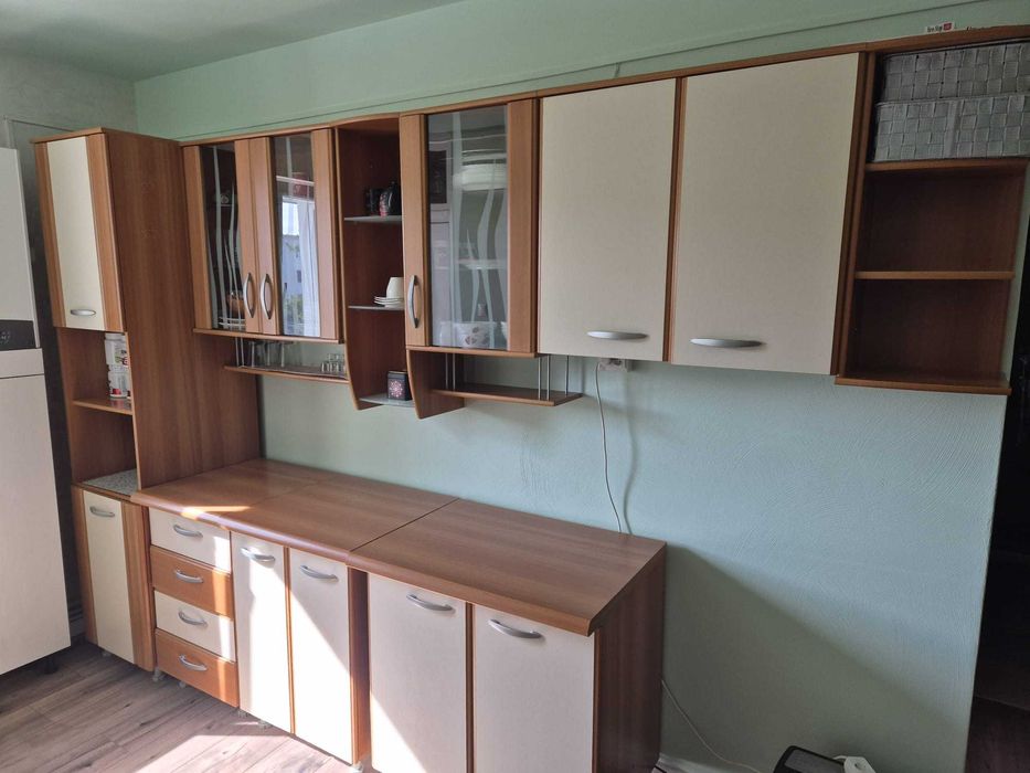 Vând mobilã bucãtãrie