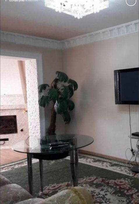 Срочно!!! Продается 4 комнатная квартира.могу дать в аренду  за 500 до