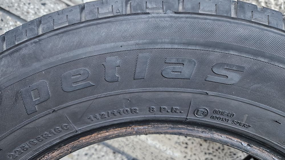 Летни бусови гуми  225 / 65R 16 C