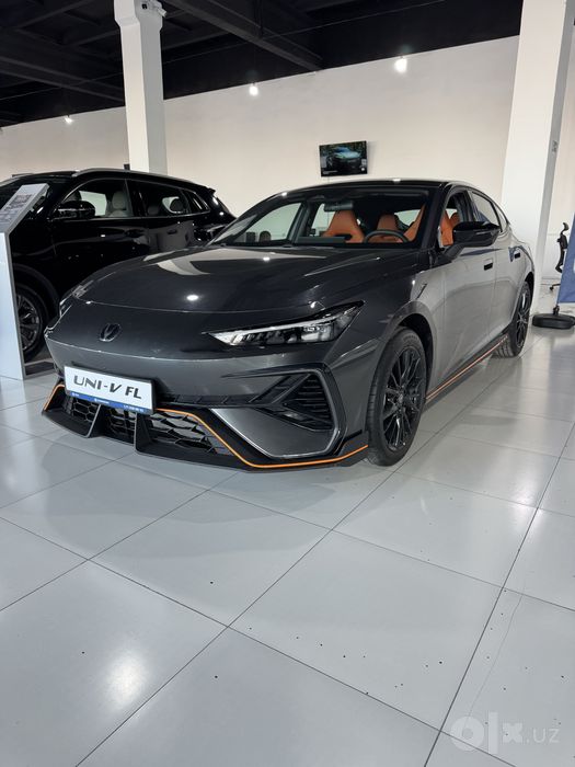 Changan Uni-V yangi salonda