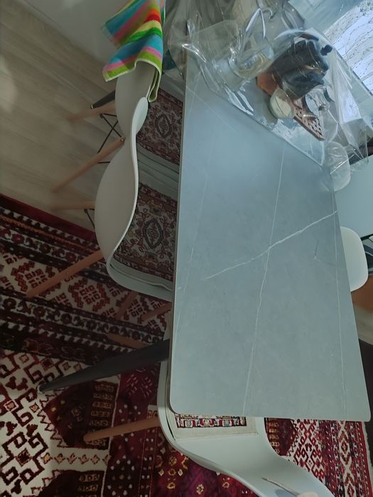 Продам обеденный стол.140х80х75.