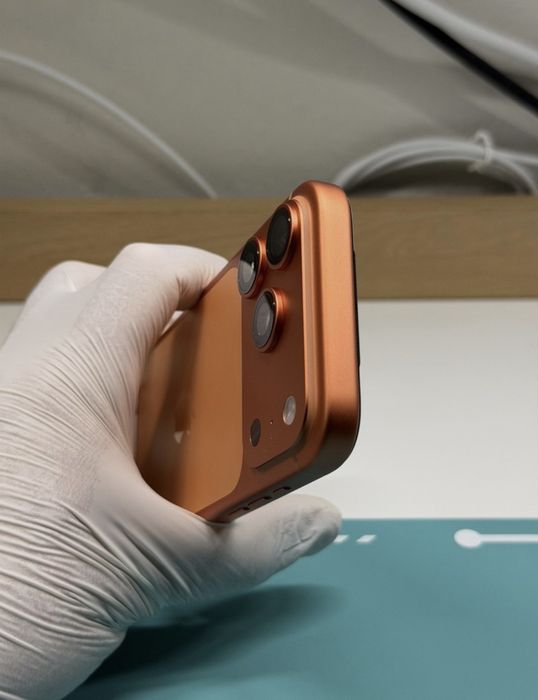 Бартер!Iphone 17 Pro Cosmic orange