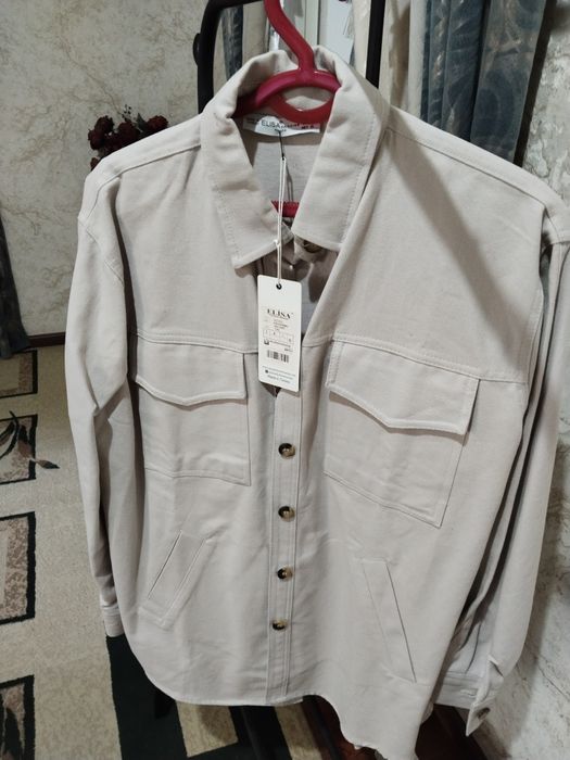 Sotiladi umuman kiyilmagan yangi rubashka