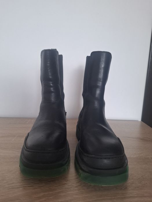 Дамски кожени боти