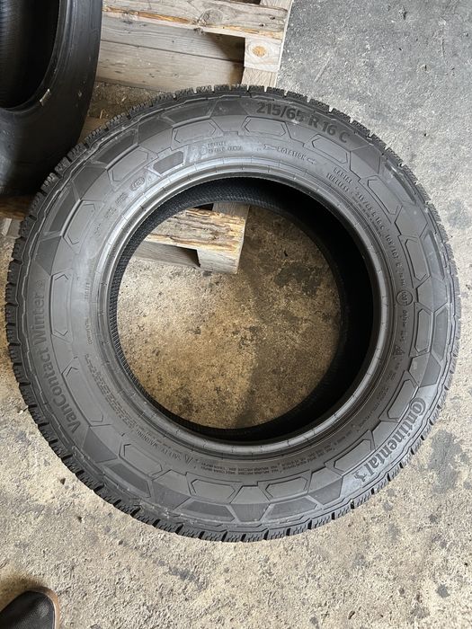 2 anvelope de iarna 215/65/16C Continental 2021!