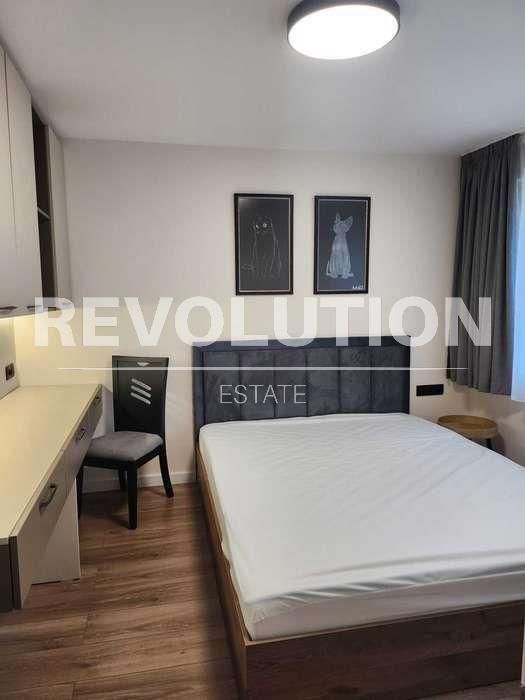 Дава се под наем Тристаен апартамент в Варна, Чайка - 70 кв.м за 847.62 € - Снимка #2