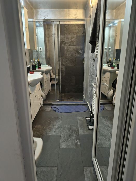 Vând apartament 3 camere