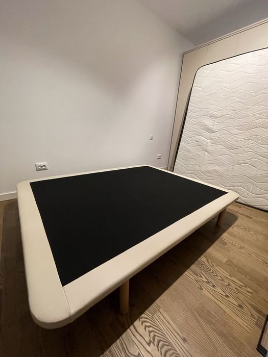 Pat + Saltea 150x190 cm / Stare excelentă