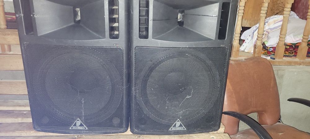 Активный калонка Behringer оригинал