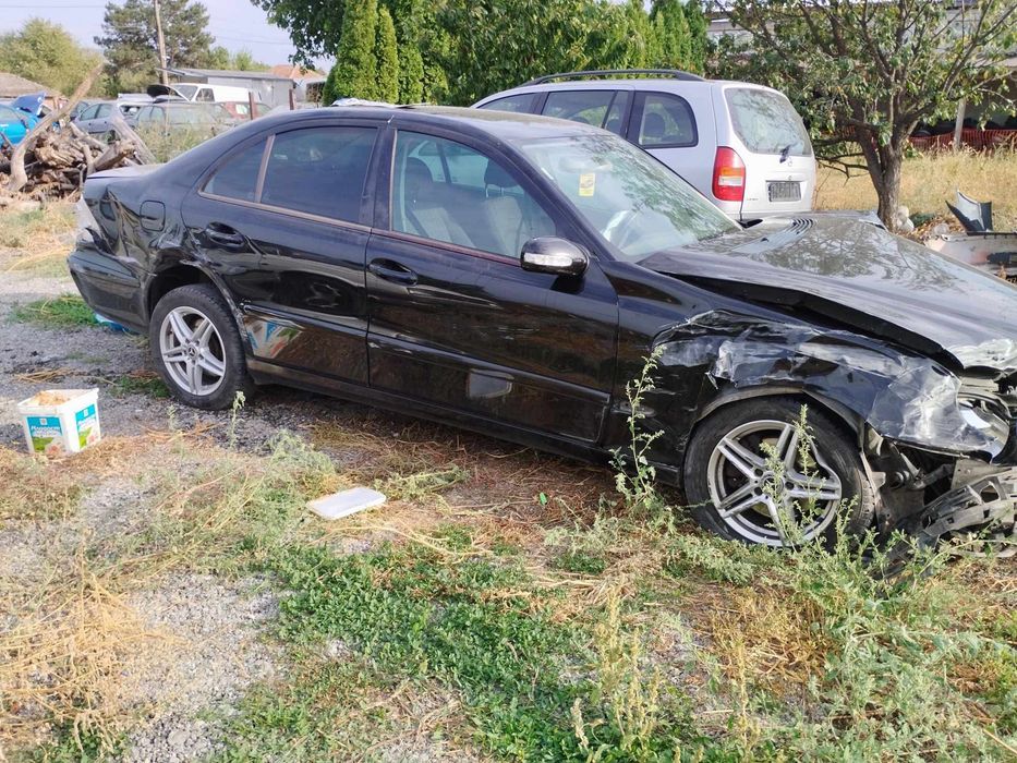 Mercedes-Benz E220 w211