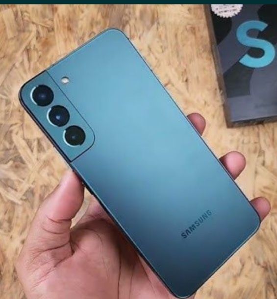 Samsung s 22 plus xotrasi 8/256GB Xolati idyal Aybi yuq o'zim ishlatam