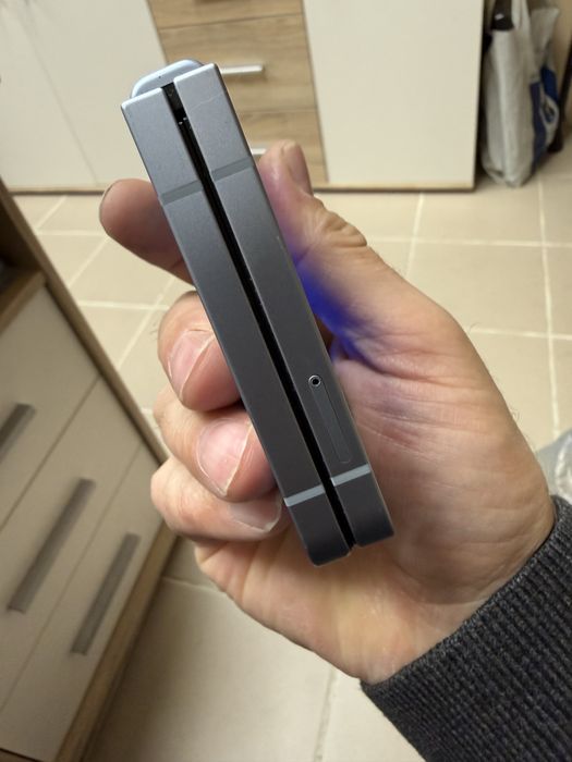 Samsung Galaxy Z Flip 6 12/256gb- отличен