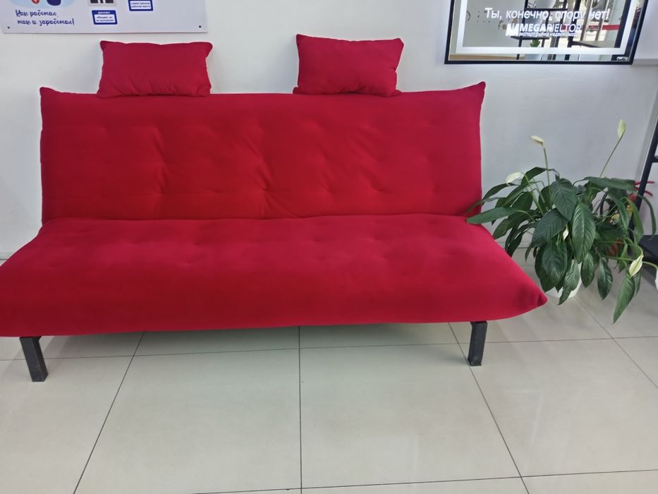 Продаётся Офисный диван на хорошем состоянии