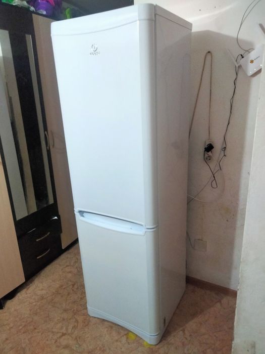 Продам холодильник