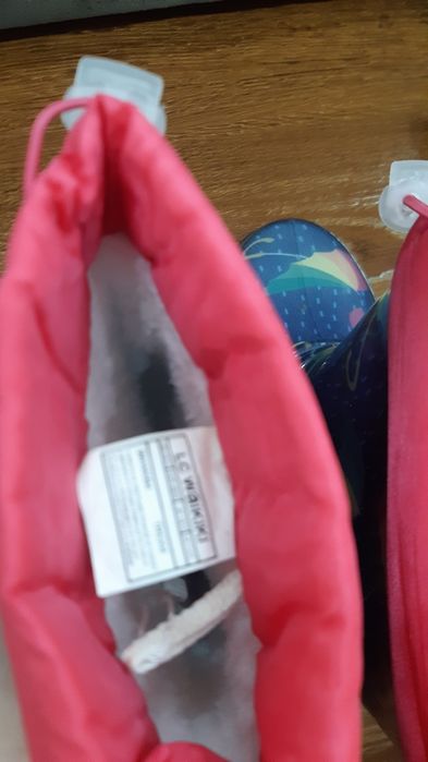 Продам  резиновые сапожки для девочек (мальчиков)