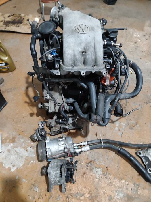 Продам двигатель Фольксваген Пассат 1.6