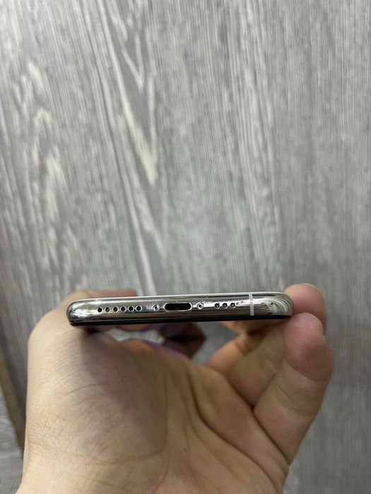 IPhone 11 Pro 64GB          .