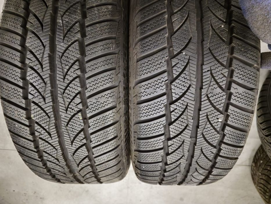 2 anvelope iarna Sportiva 225 45 17 aproape noi