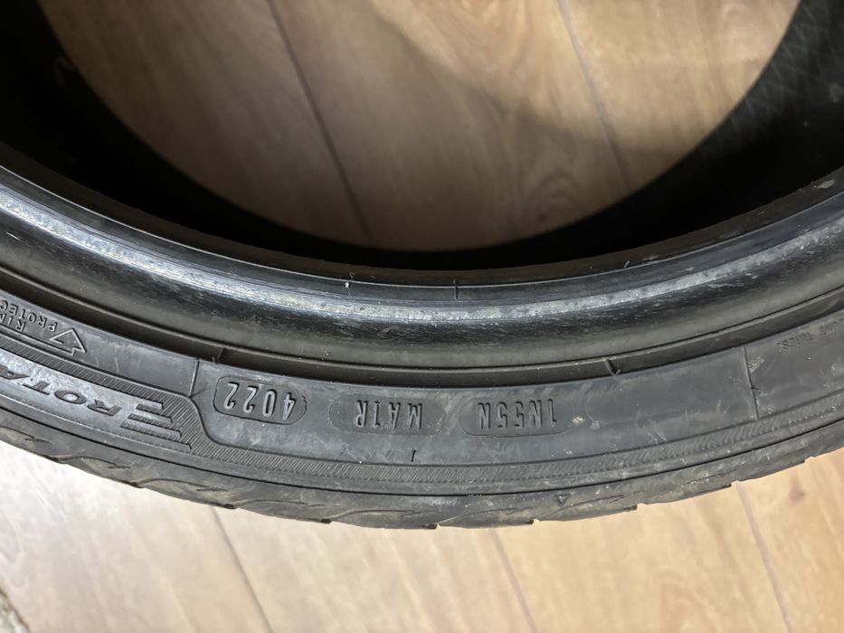 2 buc Anvelope iarna cauciucuri 225/40/18 debica si dunlop dot 2022