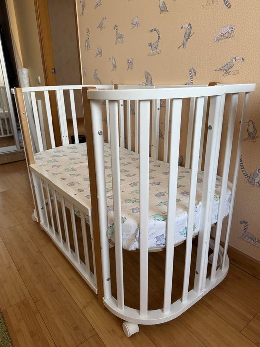 Кроватка трансформер, с маятником+ манеж в подарок