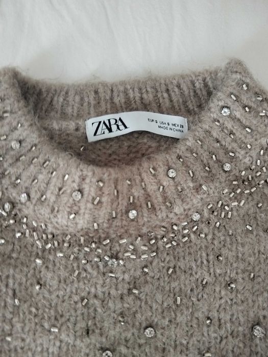 Пуловер с вълна Зара