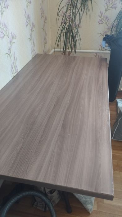 Продам стол 20000