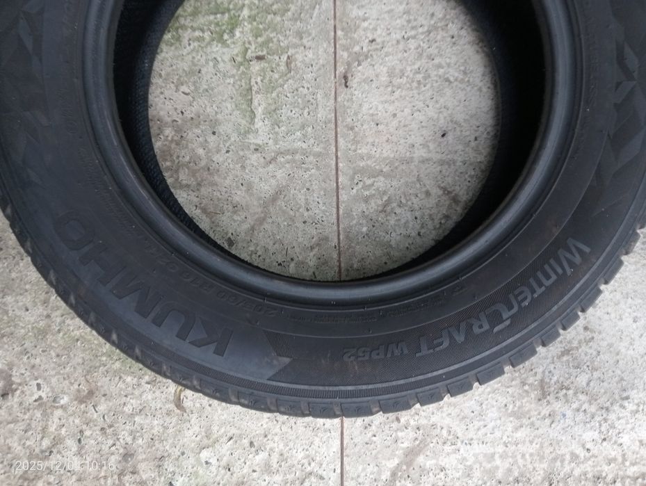 Set 4 anvelope iarnă 205/60 R16 Kumho WP52 M+S 92H DOT 3722