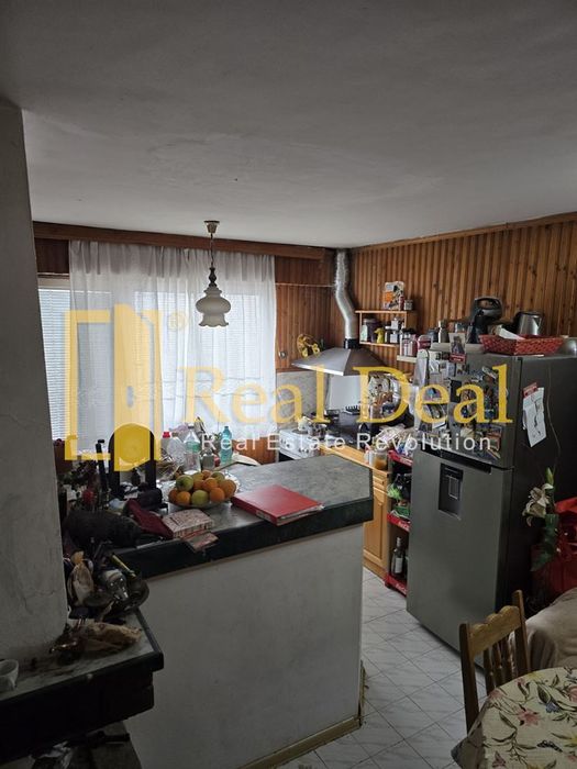 Продава се Четиристаен апартамент в Елин Пелин - 96 кв.м за 2011 €/кв.м - Снимка #2