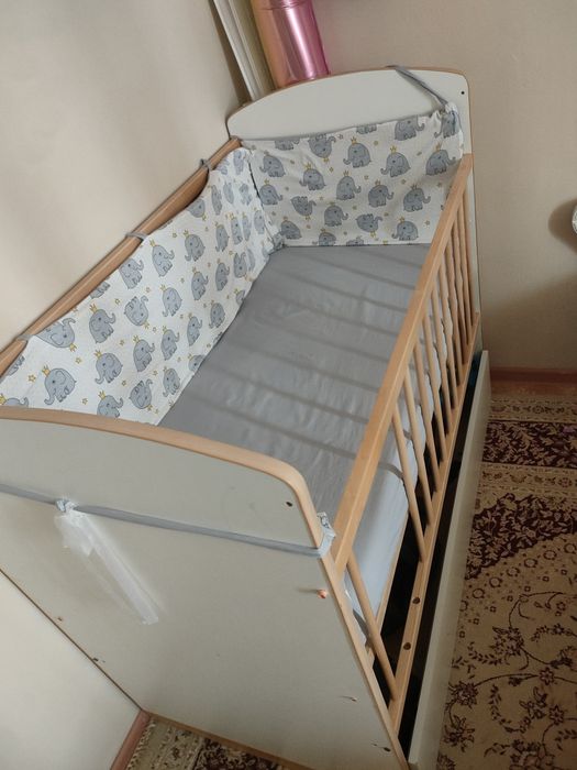 Продам детскую кроватку