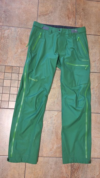 Vind pantaloni Norrona Falketind  Gore Tex, marimea M