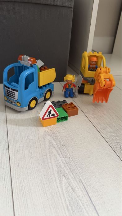 Продам наборы Lego Duplo стройка