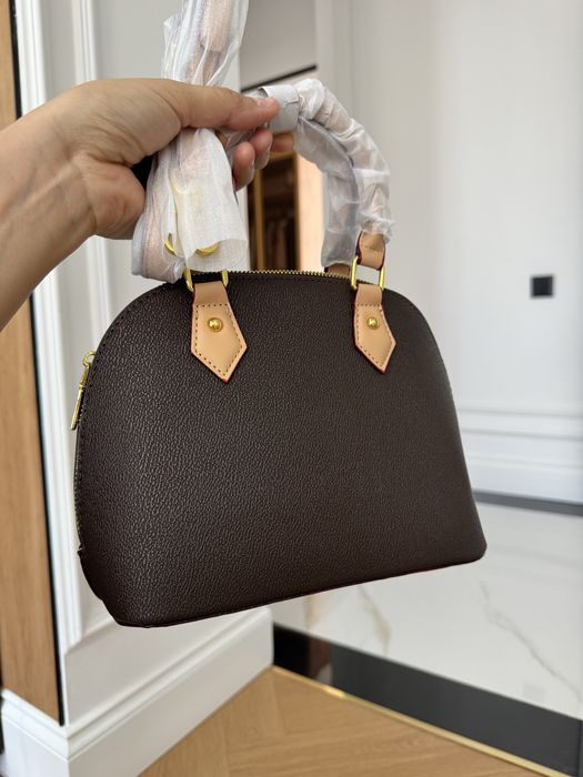 Сумка под Burberry