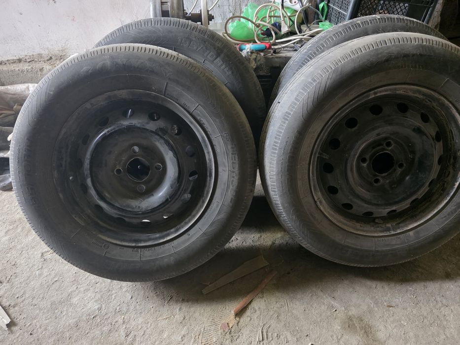 Нексия 3 балонлари. 195/70/14 дскалари билан.