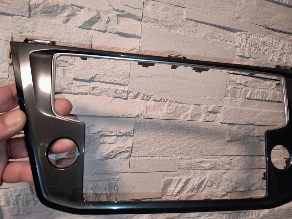 Рамка ,дисплей за навигация тигуан 2