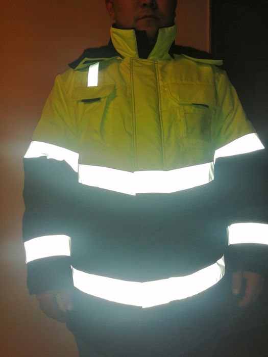 Продам спец куртку