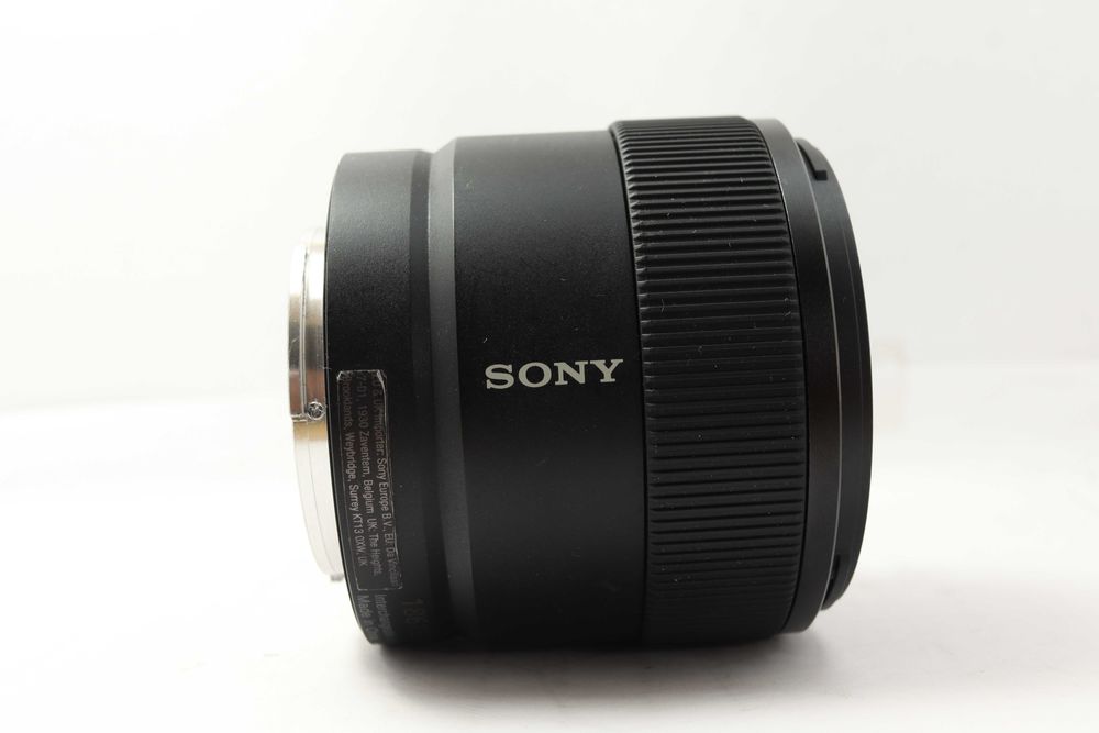 Sony E 11mm F1.8 – SEL11F18 – obiectiv ultra-wide APS-C