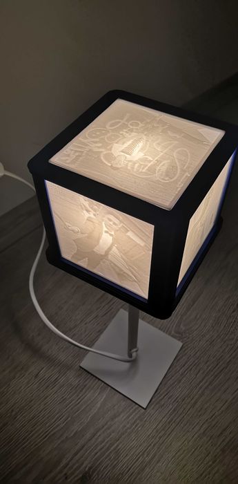 Veioza cub, cu poze printate 3D in relief, personalizata