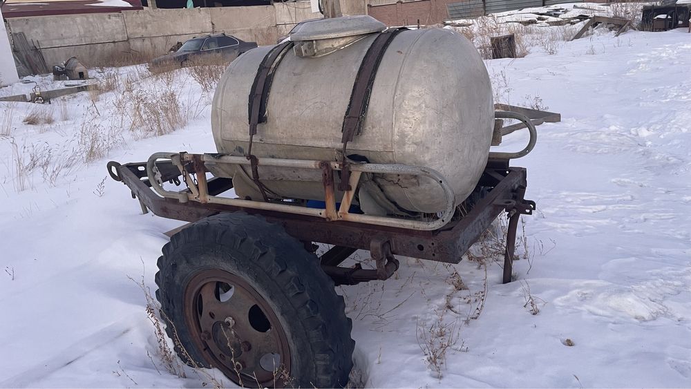 Прицеп моолоковоз