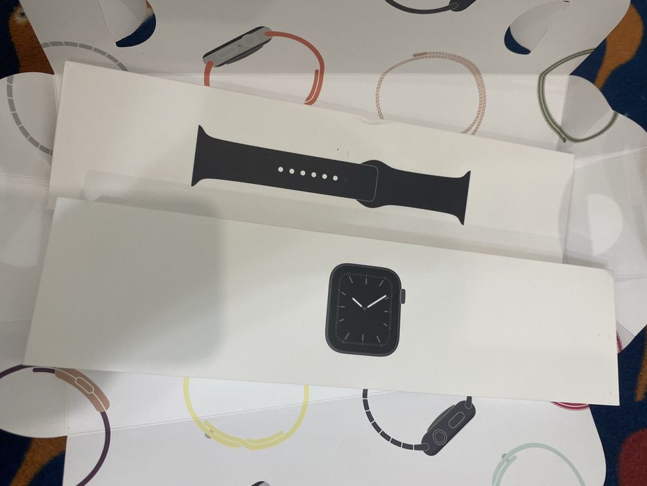 продам apple watch series 5 с трещиной