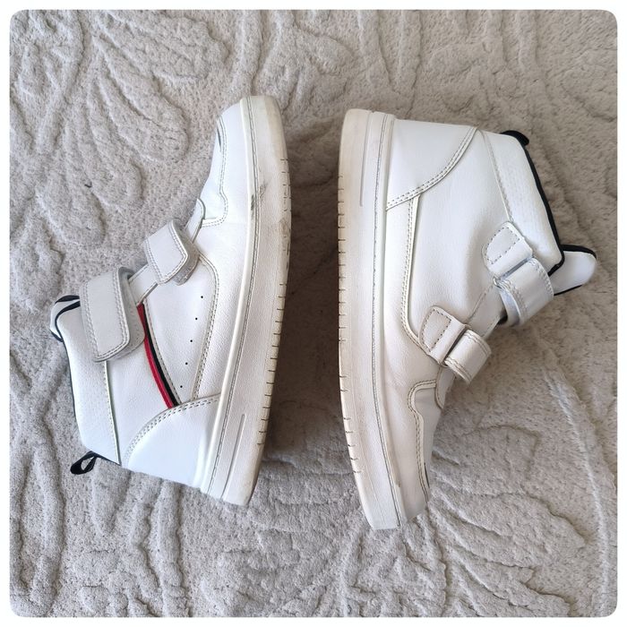 Продам кроссовки